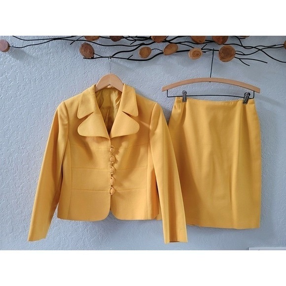 The Unbranded Brand Dresses & Skirts - Vintage Reine Schurwolle Women's Yellow Skirt Suit